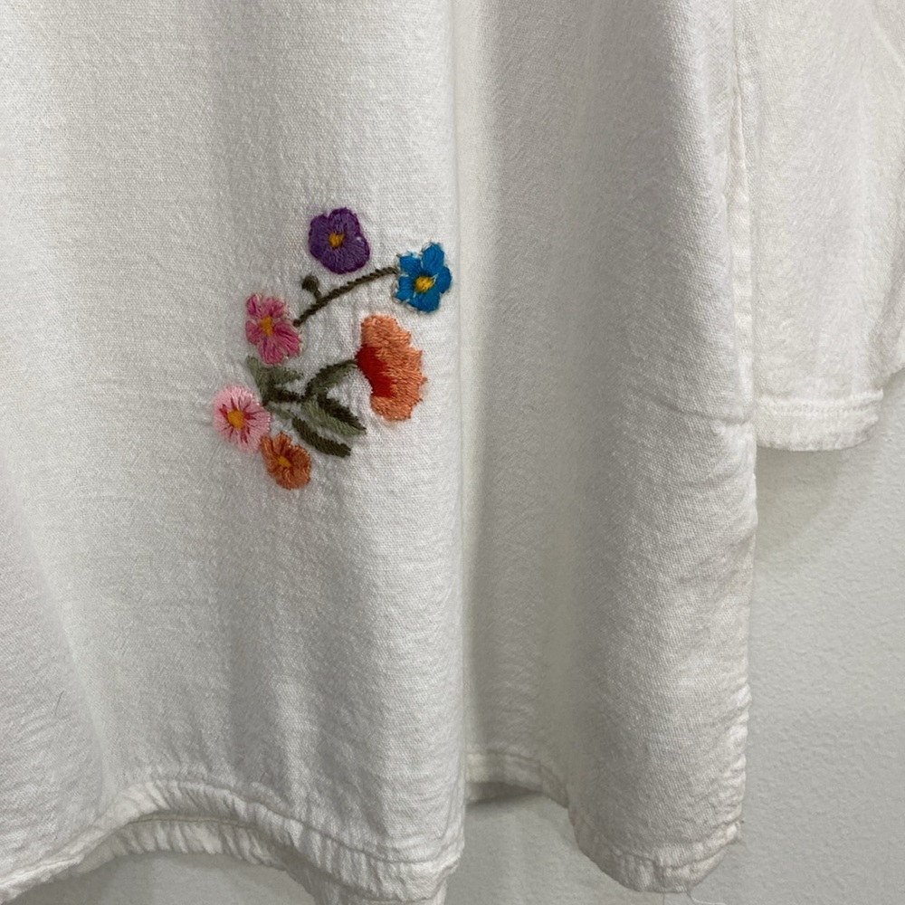 Embroidered White Tunic Top - Picture 4 of 10